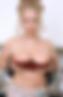 Scoreland.com SiteRip - Part #1/00143-Voluptuous Holiday 2004-Anja Kirsch/1600/Anja09.jpg