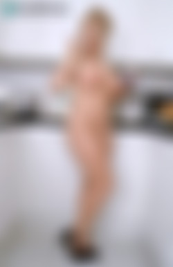 Scoreland.com SiteRip - Part #1/00143-Voluptuous Holiday 2004-Anja Kirsch/1600/Anja24.jpg