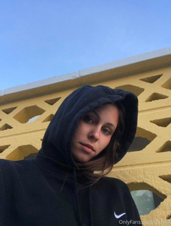 [Onlyfans] Siterip - @stellabarey [2379 images] [522 videos]/pics/2020-04-29_269674363.jpg